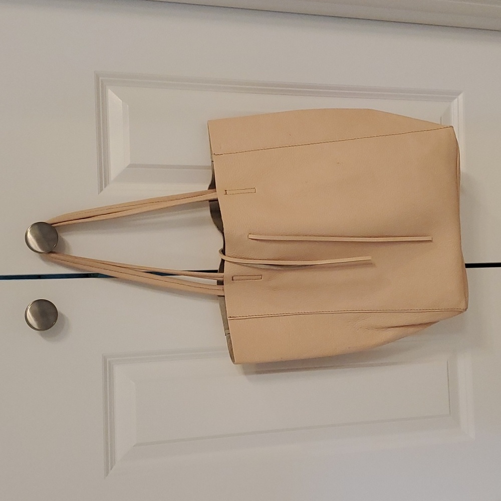 Pebble leather purse